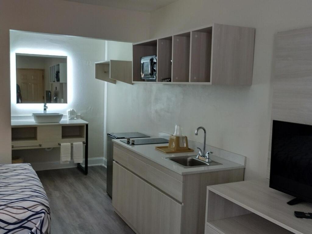 Magnolia Inn Extended Stay Of Kingsland - New 2024 - Book A Kitchen Room - 12 Noon Check Out - Sleep In Late - Better Sleep - Ultra Sparkling - Pool Open Until Until 4Am - Stay And Save Today - 24 Hour Front Desk - Premium Coffee Bar - Award Winning Exterior photo
